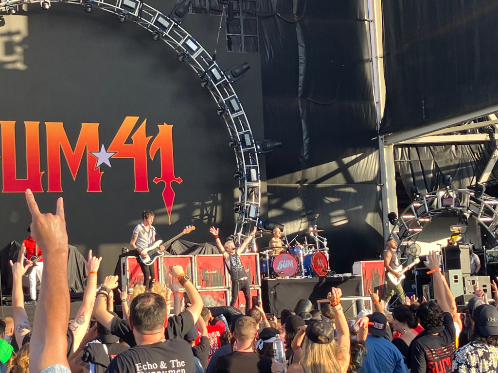 Sum 41 performing Over My Head (Better Off Dead) at the Tampa stop of
